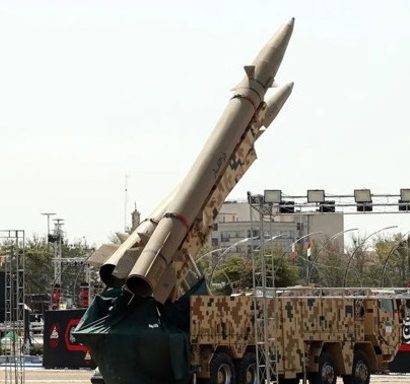 Iranskproduserte Zolfaqar-missiler vises på Azadi-plassen i hovedstaden Teheran 24. juli 2026. Foto: Press TV.