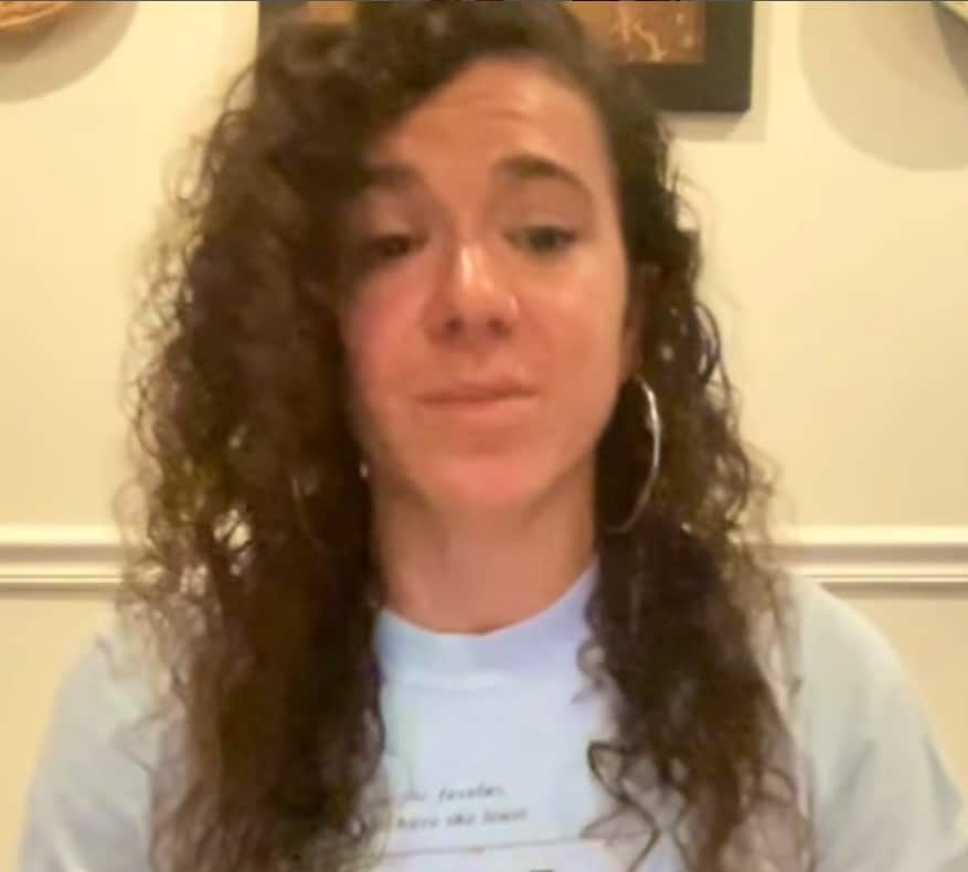 Jødiske Hannah Gann som ville fremstå som en svart palestiner. Foto fra hennes beklagelsesvideo på Instagram.