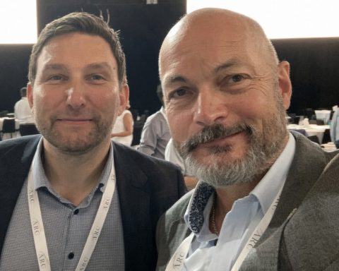 Konservativts nestleder Truls Olufsen-Mehus og partileder Erik Selle. Privat foto. Bildekvalitet forbedret med KI av iNyheter.